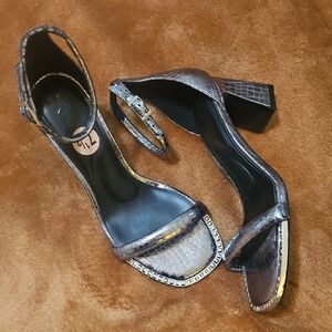 Women's Sandals / Dkny